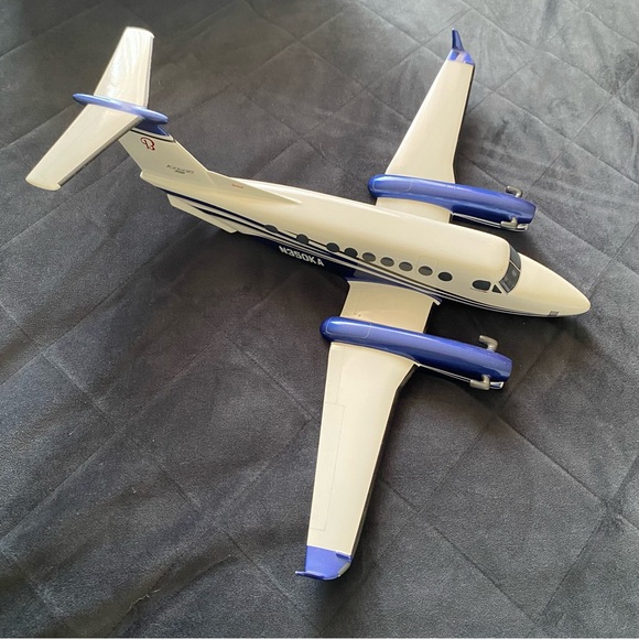 Beechcraft King air B350i UnilabAircraft Mode 16”x22”
